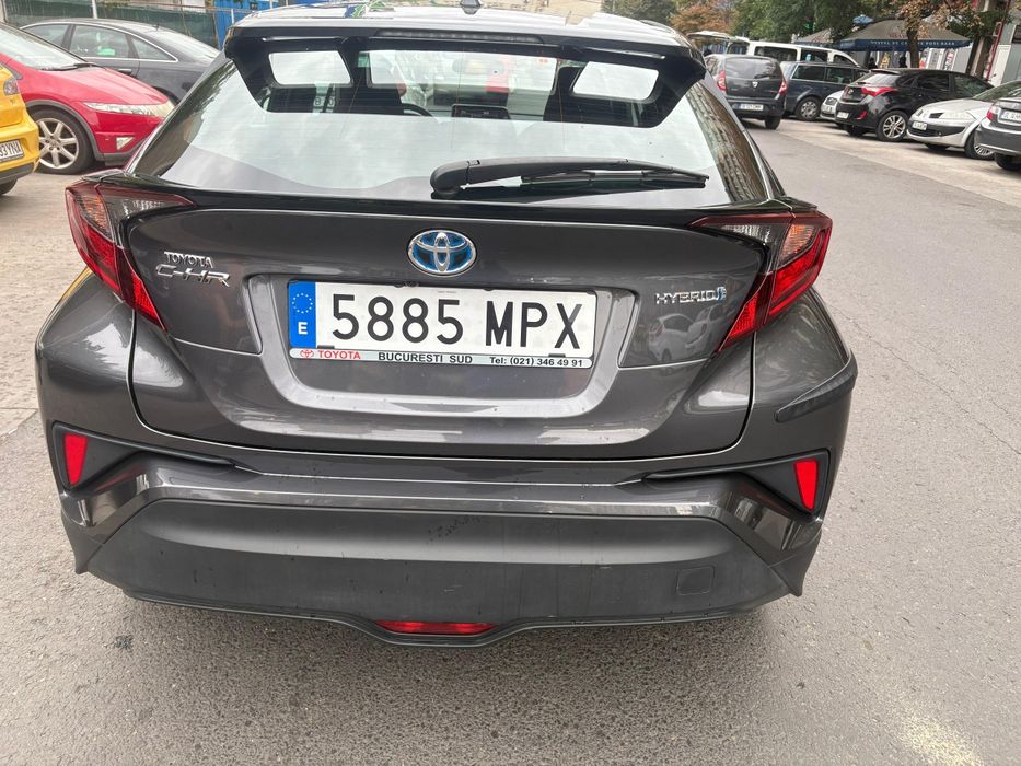 Toyota C-HR Hibrid, an 2022 și 30.600 km, NEGOCIABIL