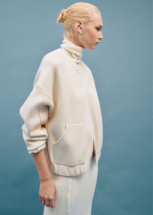 Жилетка от плътно плетиво тип яке Mango