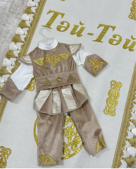 Продам костюм батыра на тұсау кесер