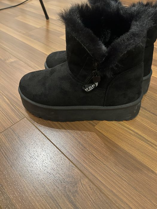 Cizme tip UGG marimea 39 talpa inalta