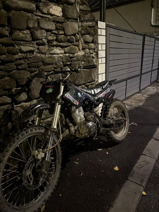 Vând moto cross 200cc