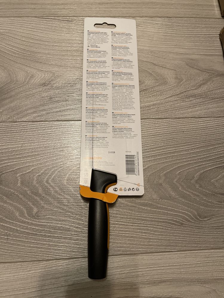 Cutit fiskars santoku