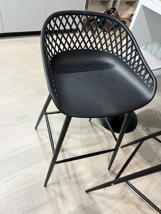 4 Scaune de pub , bar negre aspect de plasa, noi