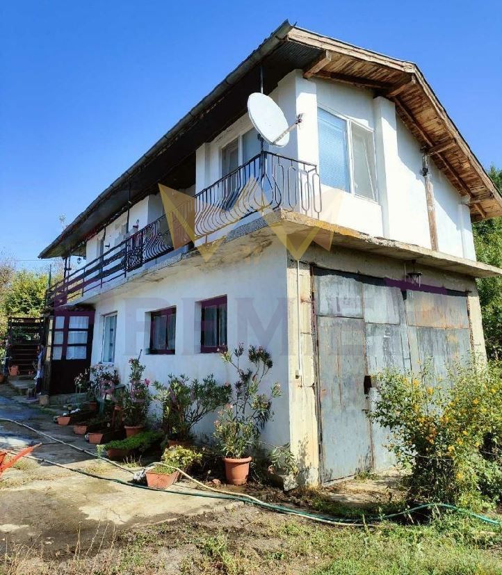 Къща в Варна, област-с.Дъбравино площ 150 цена 75000