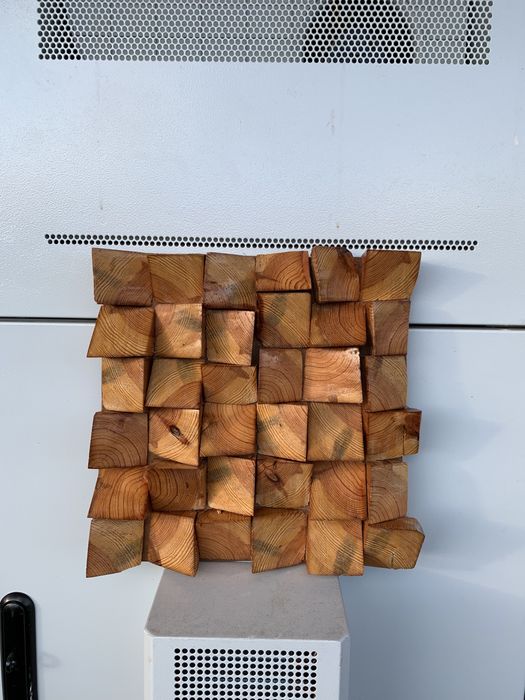 Промоция :Дървено пано от триъгълници