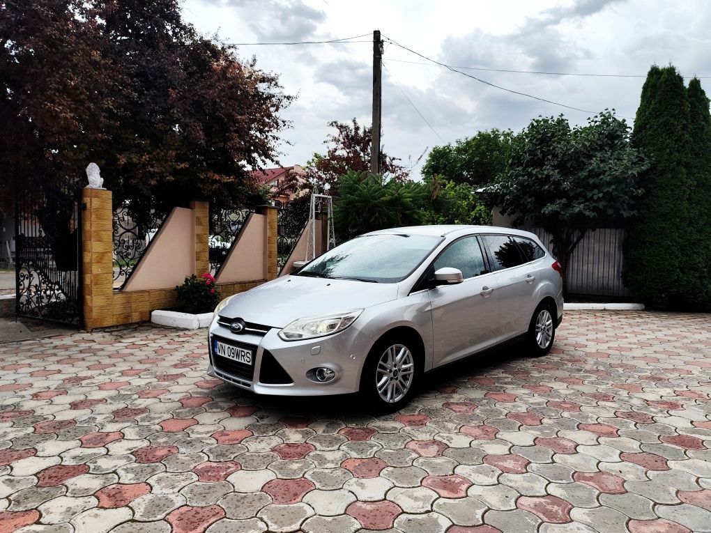 Ford Focus.         .