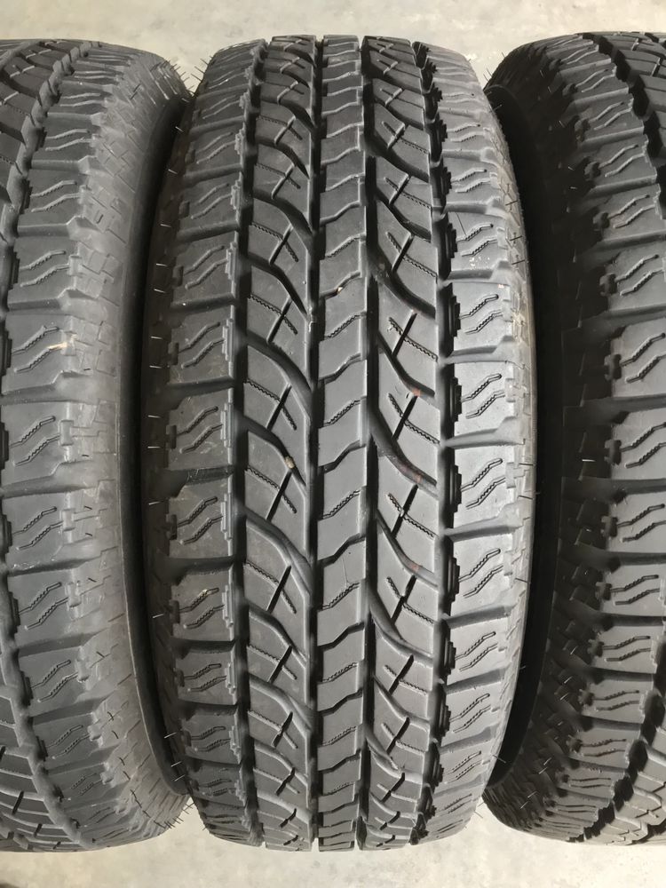 Set Vara Iarna Off Road Yokohama A/T 245 65 R17 Allseason Profil 9mm