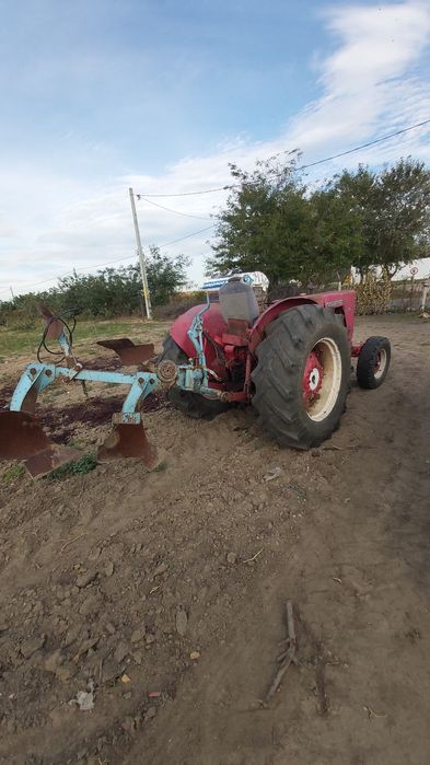 Vind tractor casee internațional de 55cai