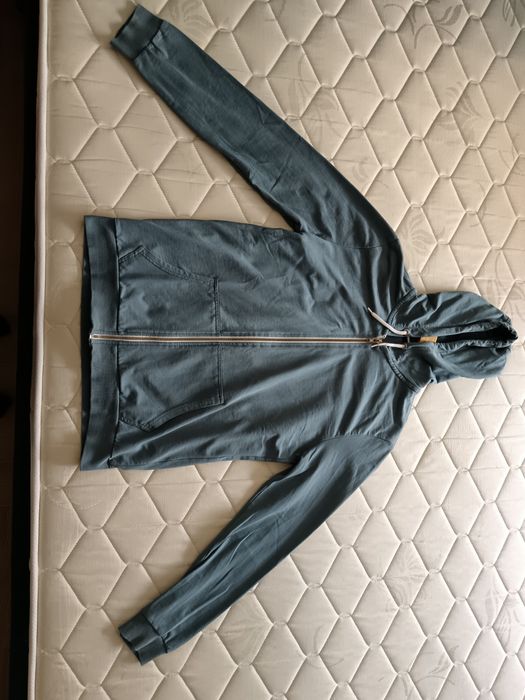 Bluza culoarea albastra