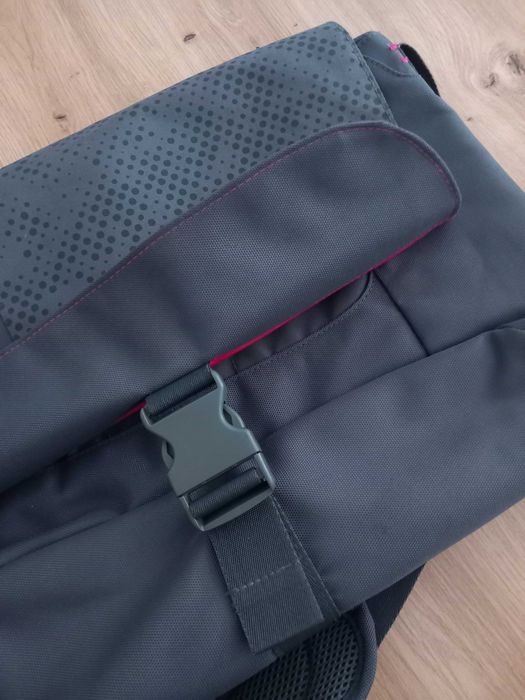 Бизнес Чанта за Лаптоп и Документи Dicota Messenger