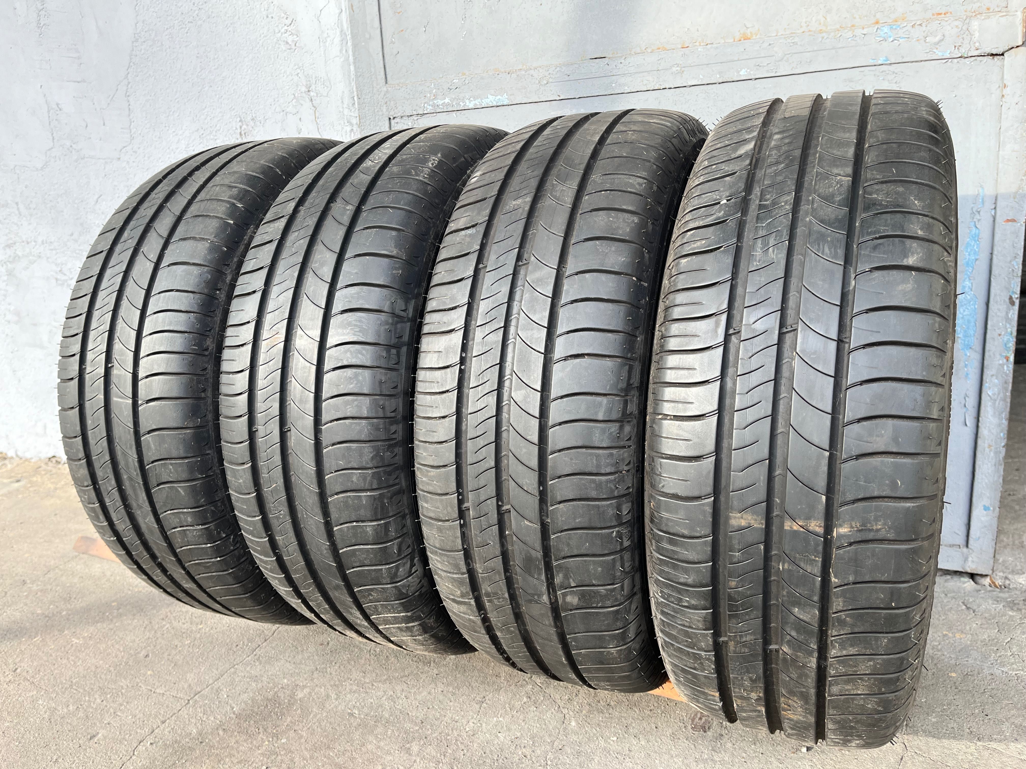 4 бр. летни гуми 215/60/16 Michelin DOT 0915 5-5,5 mm