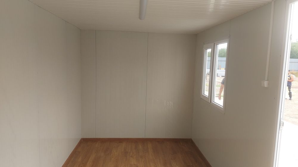 Vand container cu grup sanitar