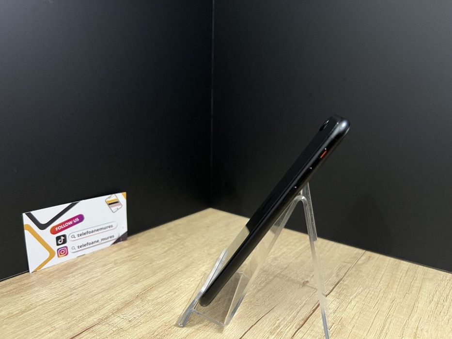 iPhone SE(2020) 64Gb Black Second-Hand Bun 3 ani garanție, Telefoane M