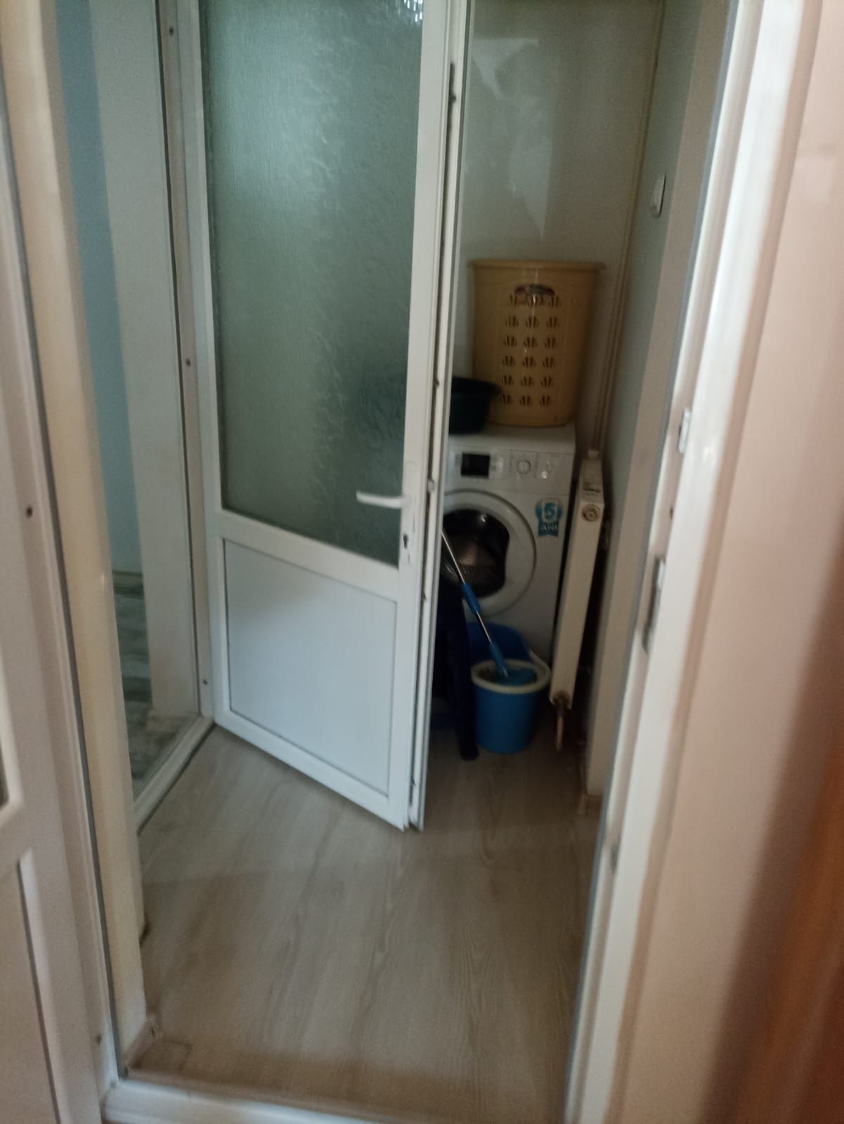 Închiriez apartament 2 camere!