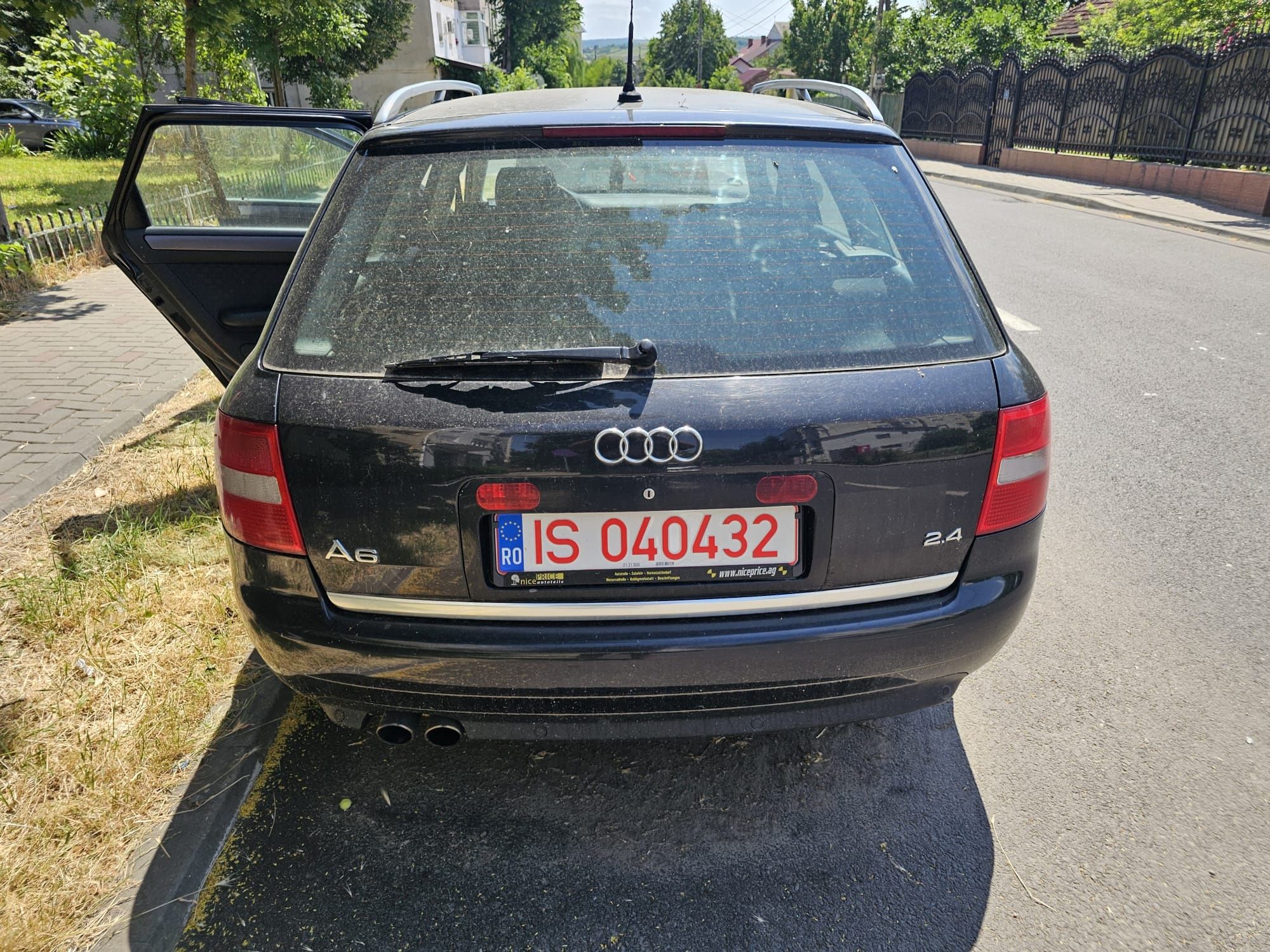 Dezmembrez audi a6 c5 2.4 benzina