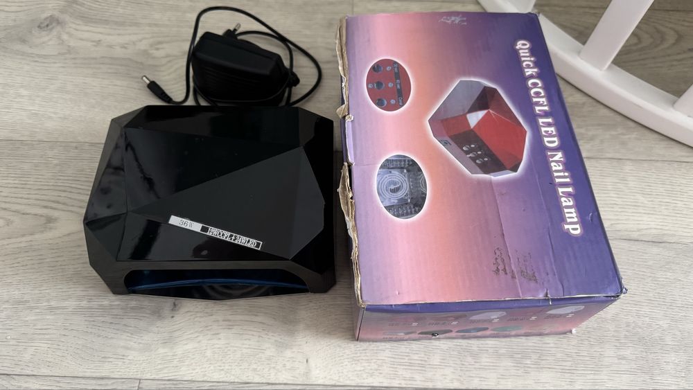 Продам лампу для гель лака