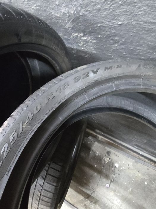 2x 225/40/18 M+S PIRELLI RUNFLAT Stare excelentă
