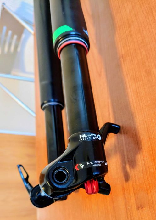 Вилка RockShox RS-1 карбон 29", ход 110mm, Push Remote с Gate control
