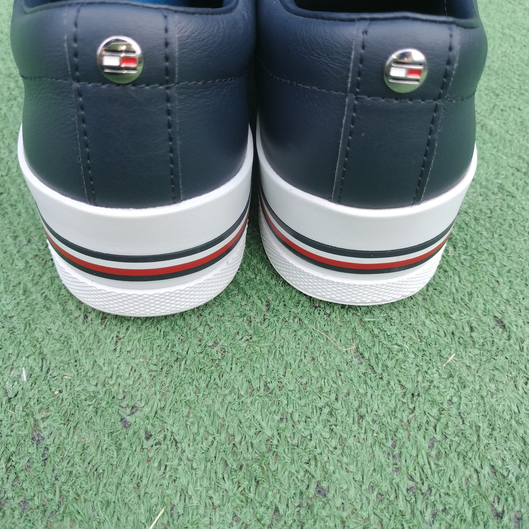 Adidași originali noi Tommy Hilfiger Nr 41