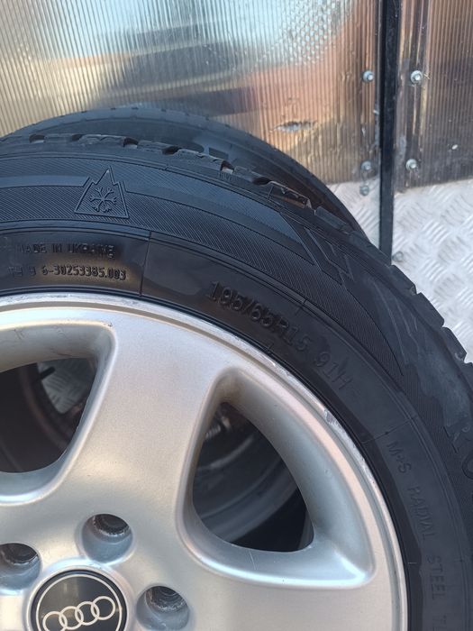 Vând 4 genți aluminiu cu tot cu anvelope 195/65R15