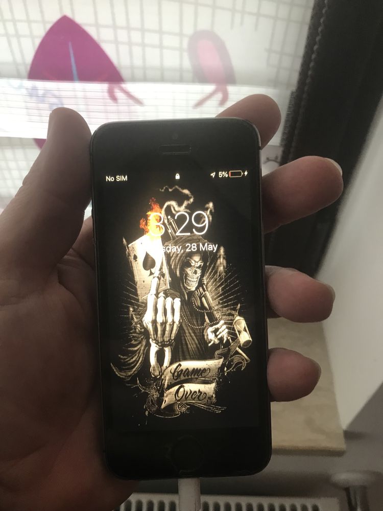 iPhone 5s 16gb (ЗА ЧАСТИ)