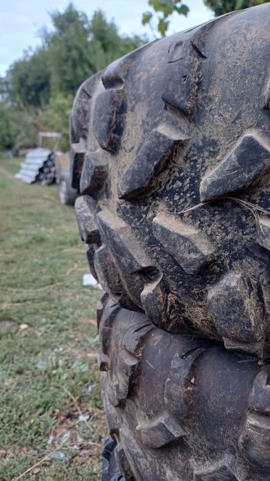 De vanzare set cauciucuri 25x10x12  si 25x8 x12