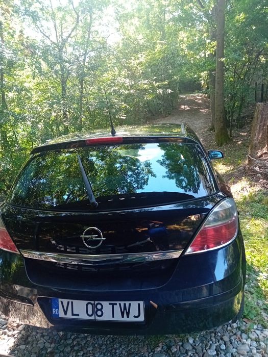 Opel astra h  berlina