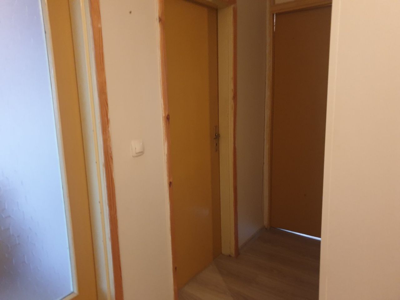 Продава се Тристаен апартамент в Пазарджик, Окръжна болница - 81 кв.м за 939 €/кв.м - Снимка #3