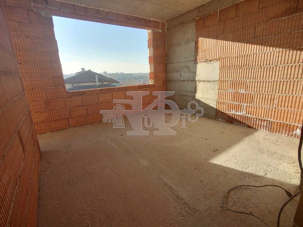Продава се Тристаен апартамент в Добрич, Христо Ботев - 130 кв.м за 916 €/кв.м - Снимка #6
