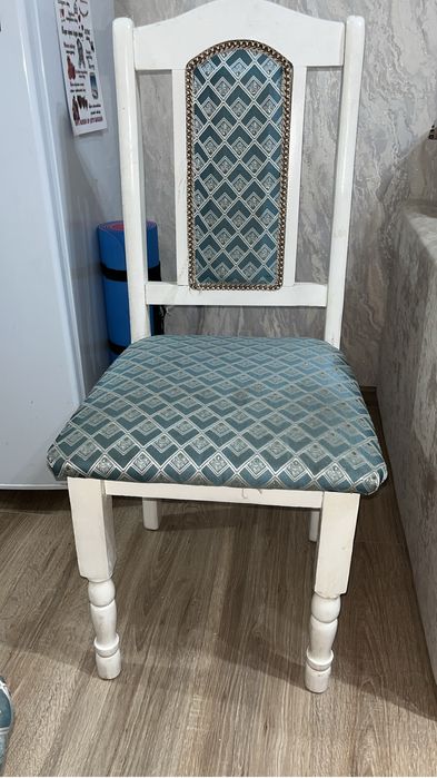 Стулья по 4000 тг в связи переездом