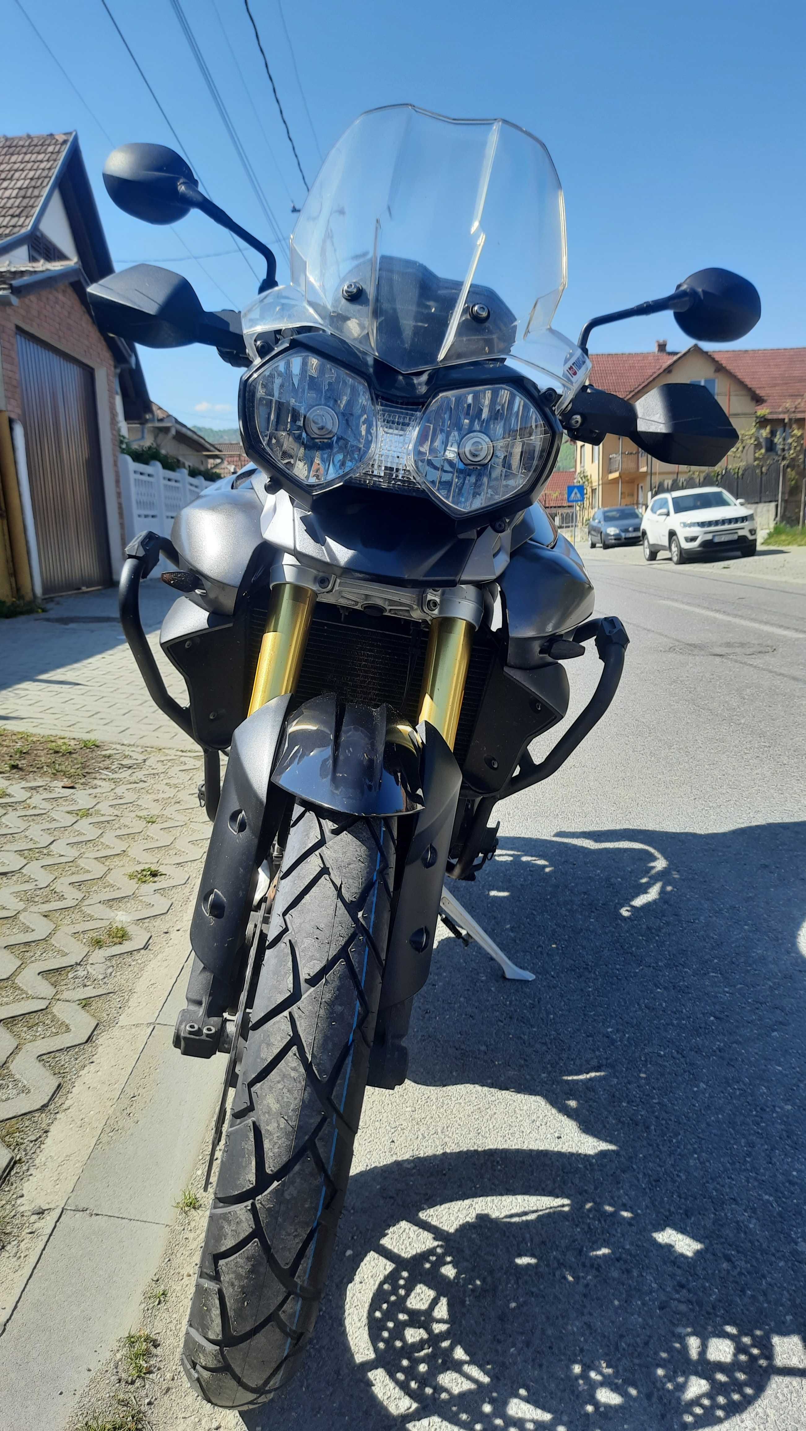 Triumph Tiger 800