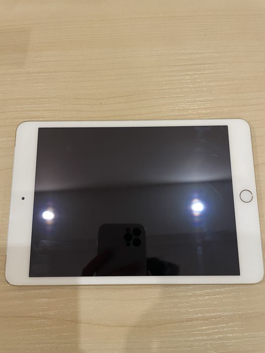 Продаю Ipad mini 3 б/у