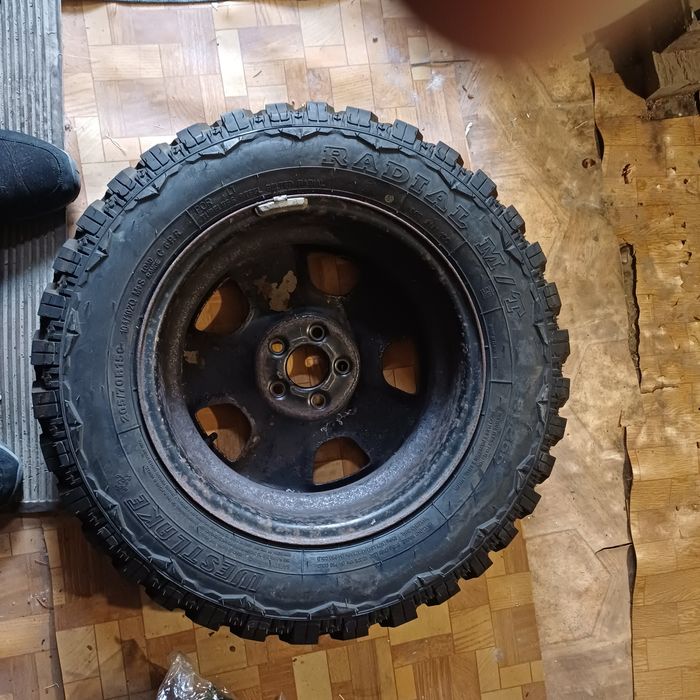 4 броя офроуд гуми с джанти 15 цола.Чисто нови.