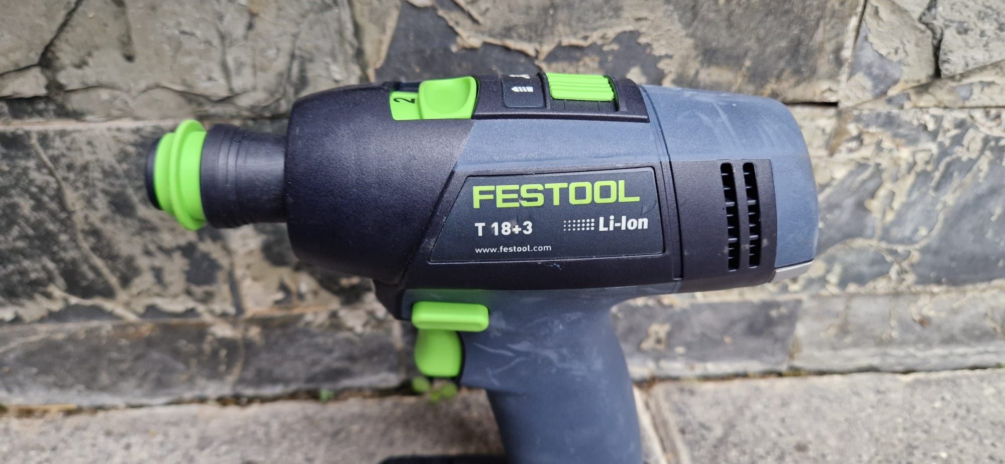 Festool autofiletanta nouă