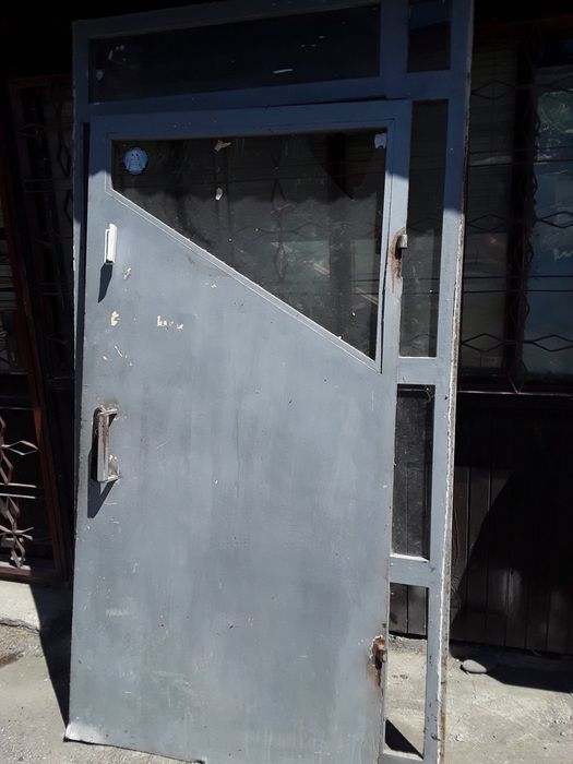 Метална портална врата