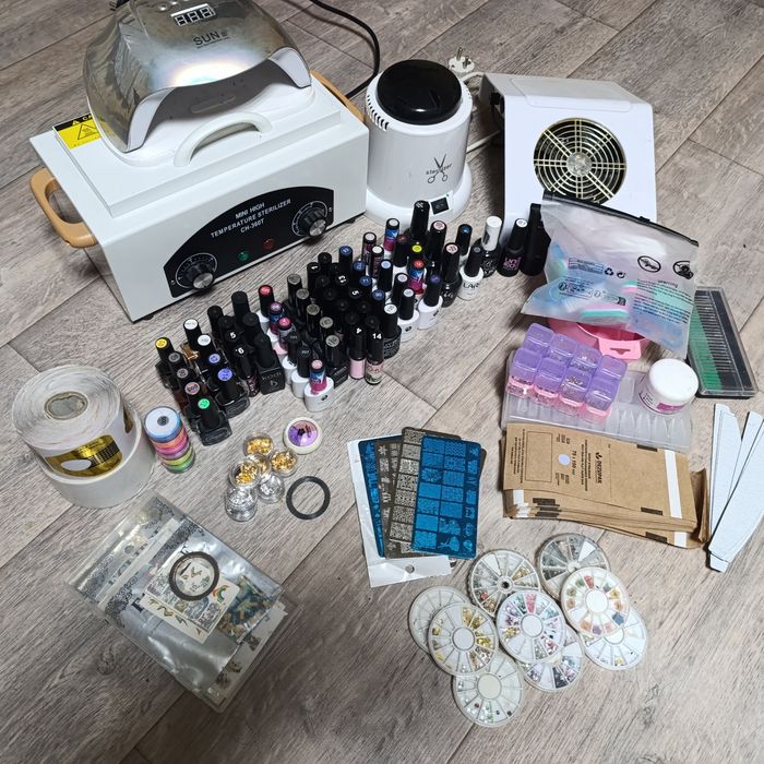 Продам все для маникюра