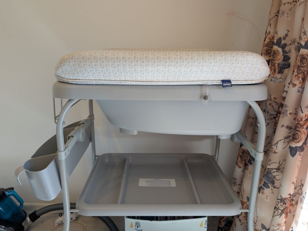 Masuta de infasat 2 in 1 si Cadita Chicco
