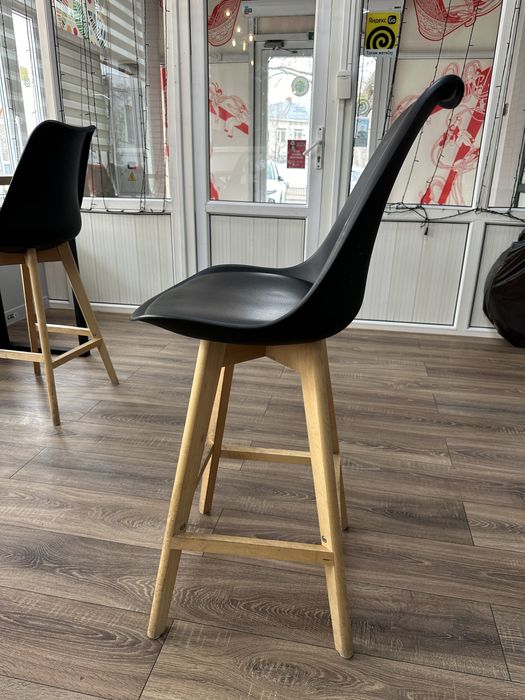 Барные стулья в хорошем состоянии