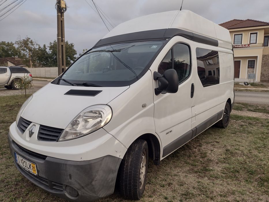Vând Renault Trafic  clima 6 locuri