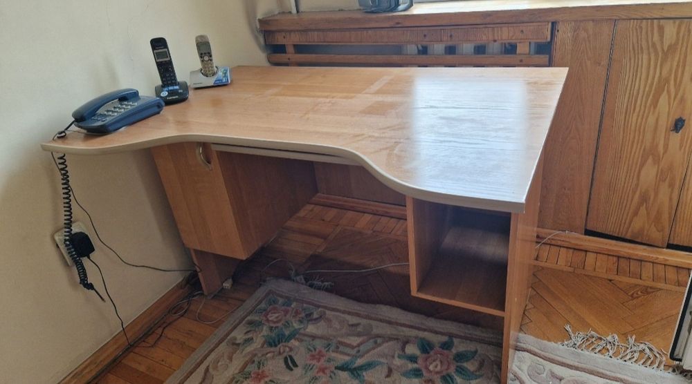 Рабочий стол, деревянный