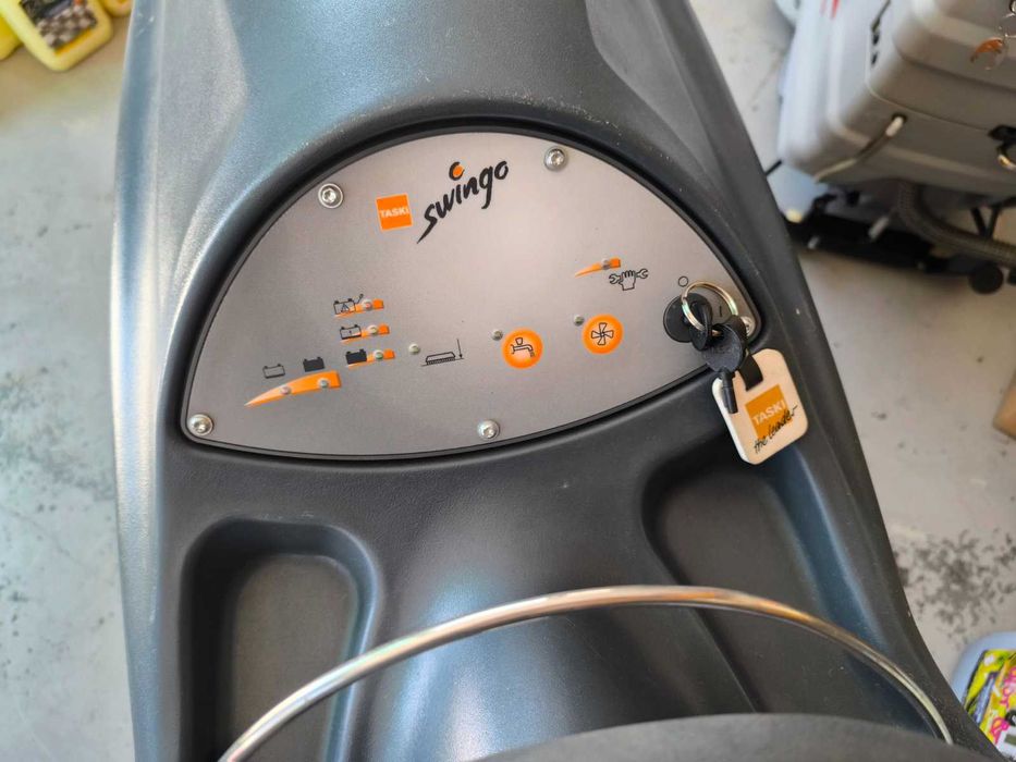 Скубер автомат Taski Swingo 755