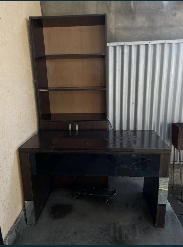 Шкаф и стол. Продам срочно