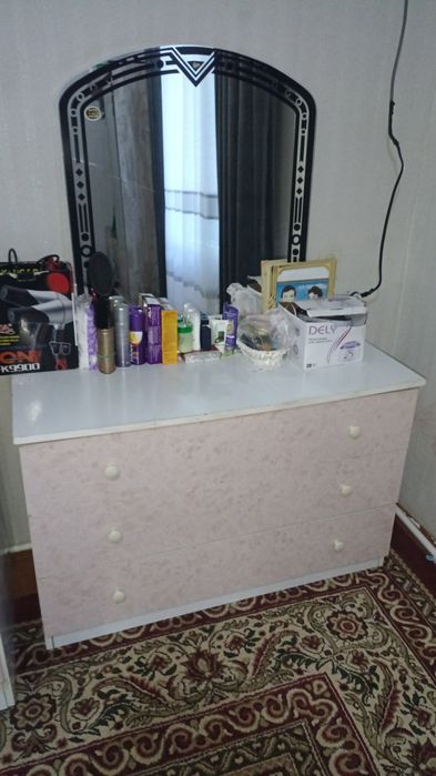 Спальный гарнитур сотилади .