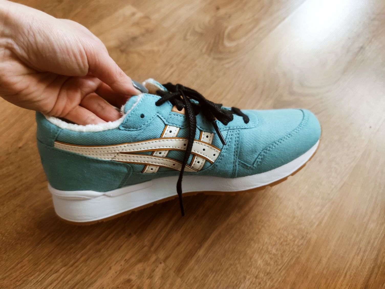 Нови с кутия Лимитирана серия маратонки ASICS 37
