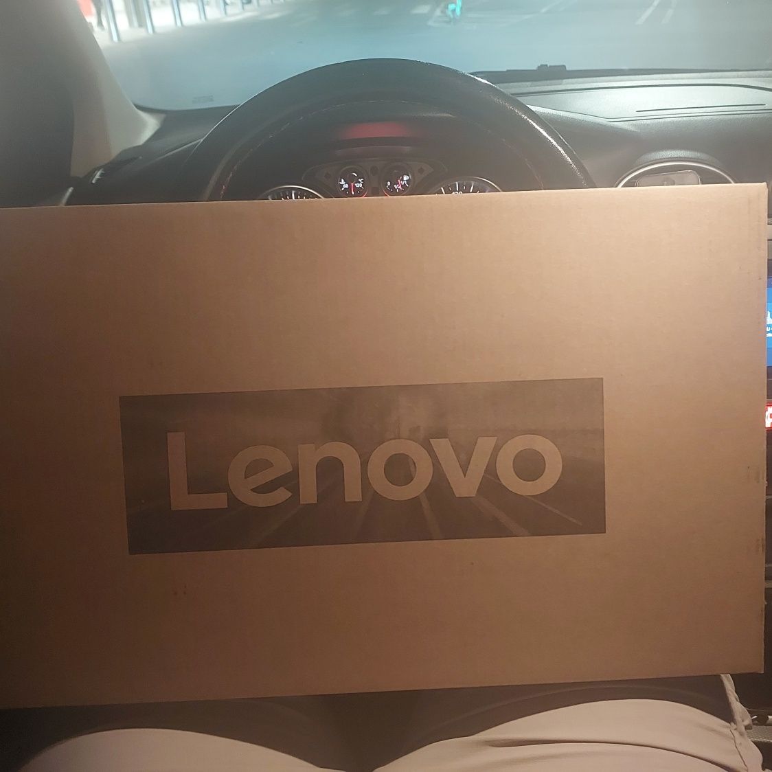 Vand laptop .Nu este pentru pretentiosi .