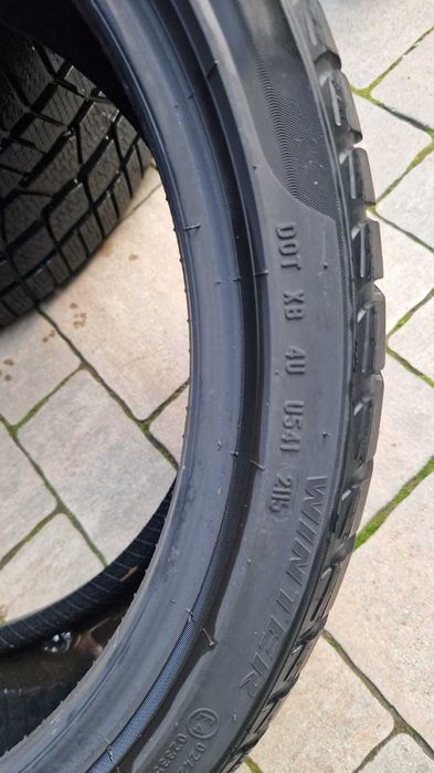 Anvelope iarna 225 40 R 18 Dunlop
