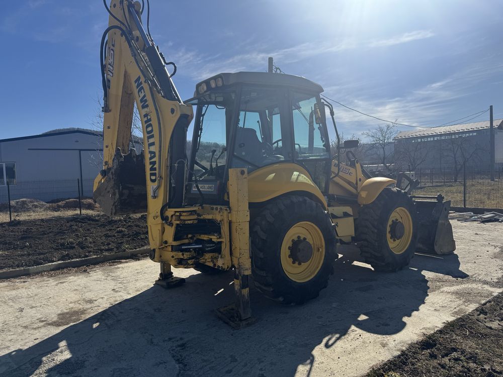 Buldoexcavator new holland
