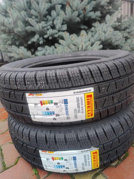 2 anvelope   205/65 R16C  iarnă Pirelli Carrier Winter noi