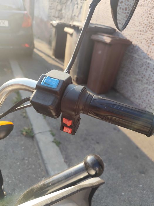 Vând tricicleta electrica