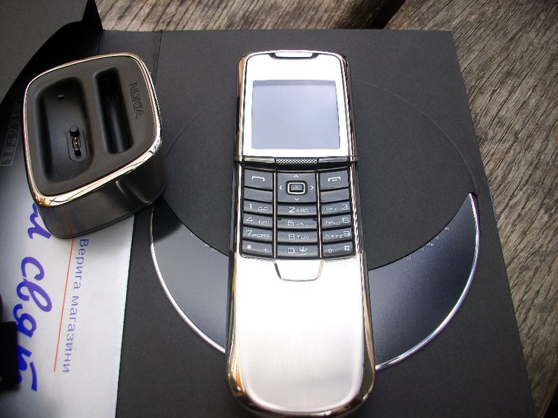 Nokia 8800 Made in Germany Закупен нов от Мобилен Свят Комплект